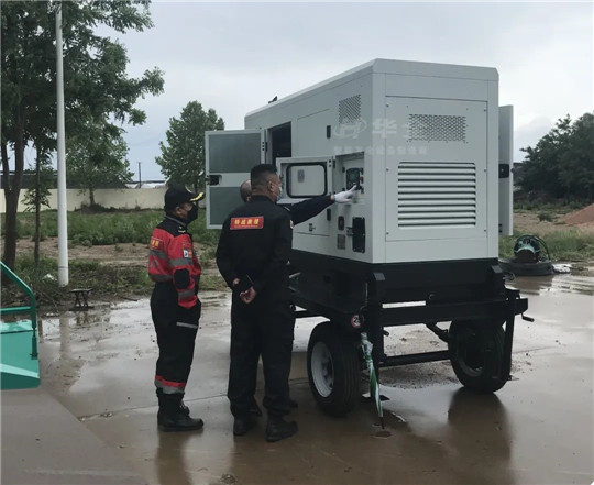 Huaquan employees are debugging emergency generator sets