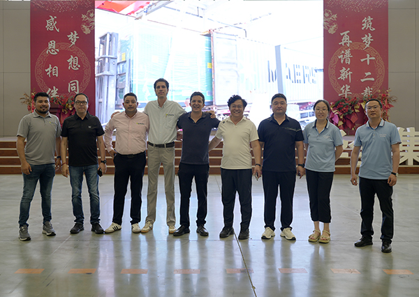 Mexican customers visited Huaquan for inspection and exchange